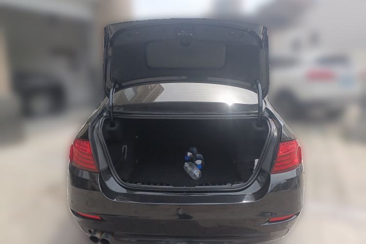 Used BMW 5 Series 2014 520Li Elegant Model Trunk