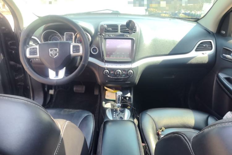 Used Dodge Journey 2013 2.4L Two-Wheel Drive Luxury Version