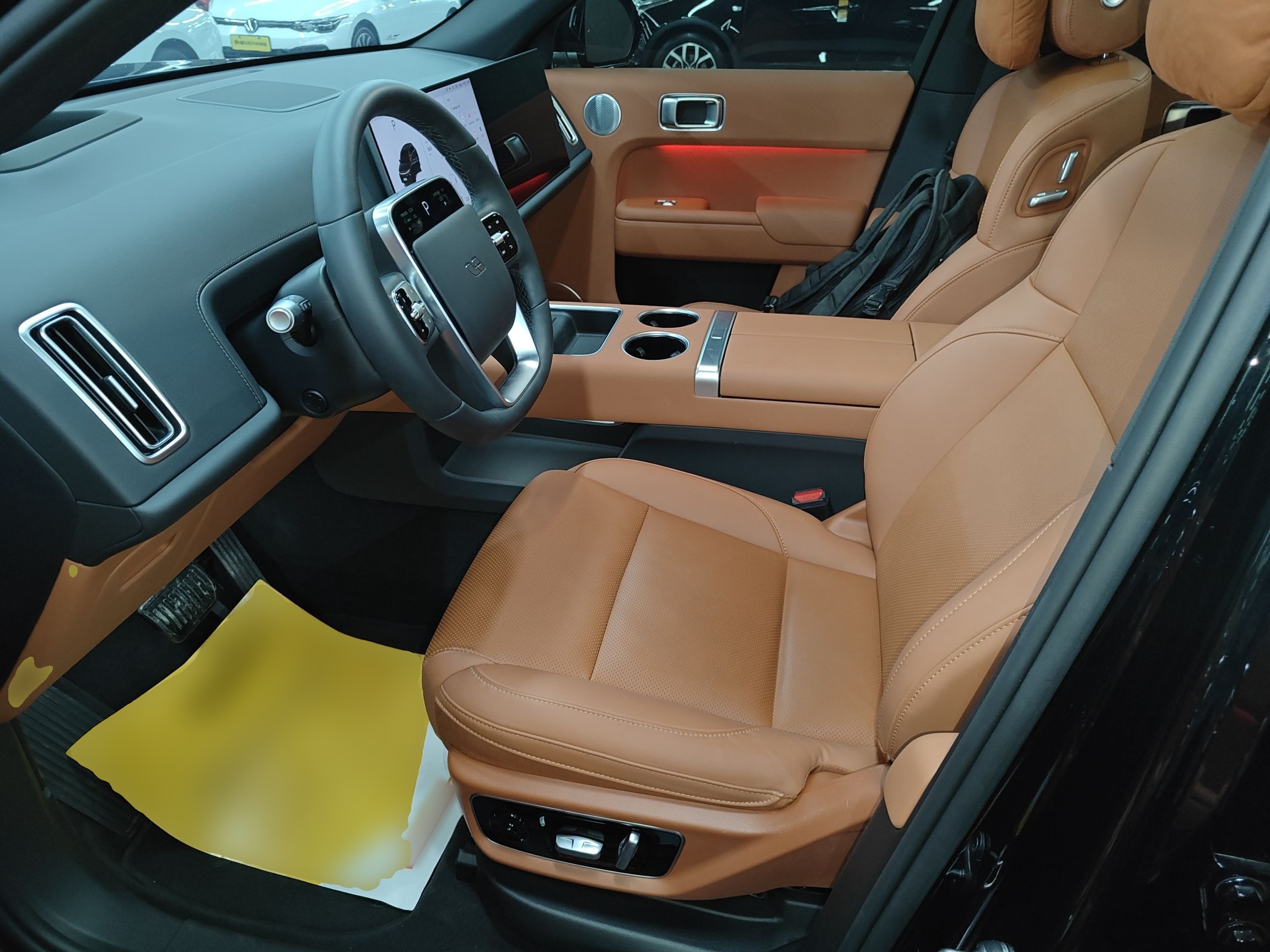 المقاعد الأمامية داخل السيارة