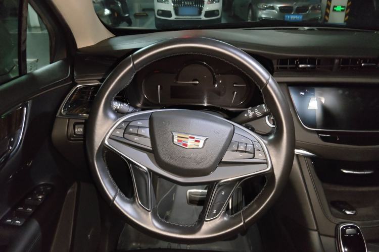 Used Cadillac XT5 2016 28T Four-Wheel Drive Luxury Model Steering Wheel