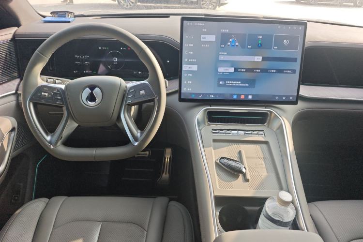 Used Denza N9 2025 Flagship Model
