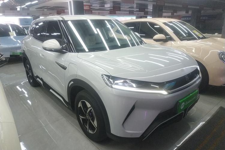 Used BYD Yuan UP 2024 401KM Leading Edition Front Right 45 Deg