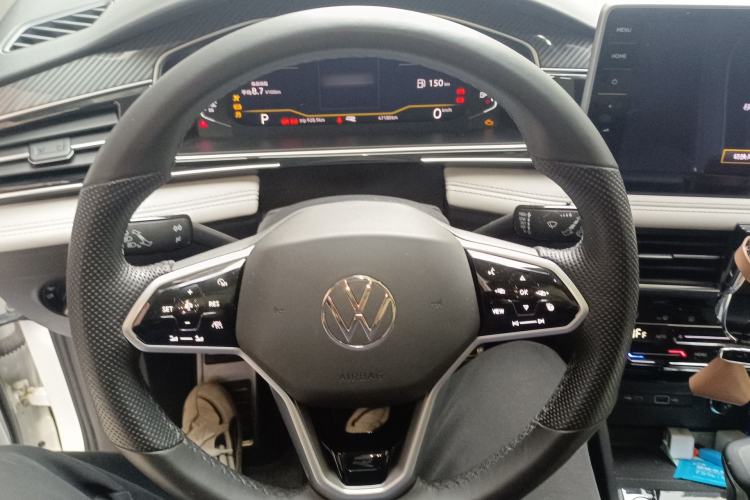 Used Volkswagen Tiguan L 2023 Restyled 330TSI Automatic Two-Wheel Drive R-Line Enhanced Comfort Version Steering Wheel