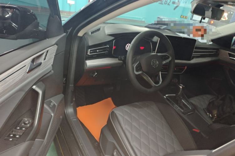 Used Volkswagen Sagitar 2023 300TSI DSG Excellence Edition Driver Seat