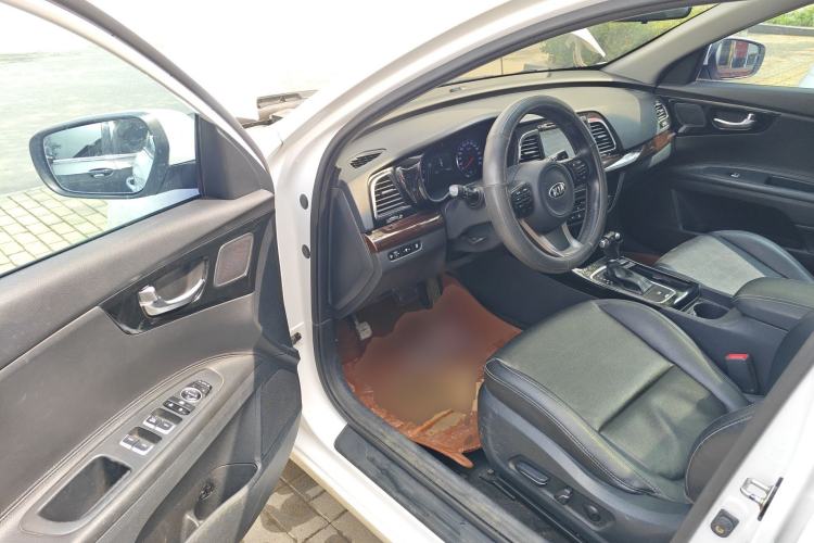 Used Kia K4 2014 1.8L Automatic DLX Driver Seat