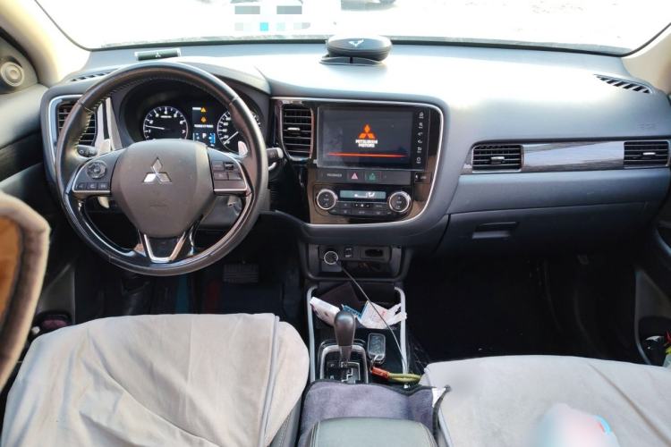 Used Mitsubishi Outlander 2020 2.4L 4x4 Zhi Xiang Edition 5 Seats