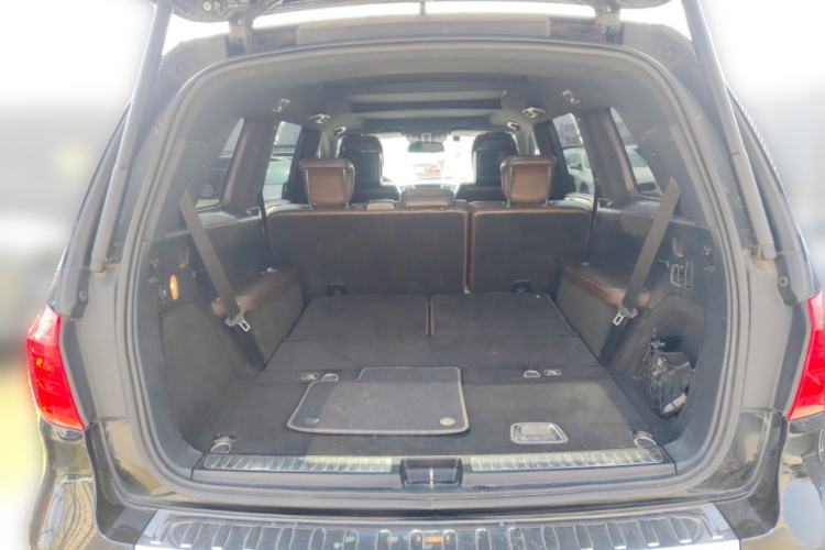 Used Mercedes-Benz GL-Class 2013 GL 500 4MATIC Trunk