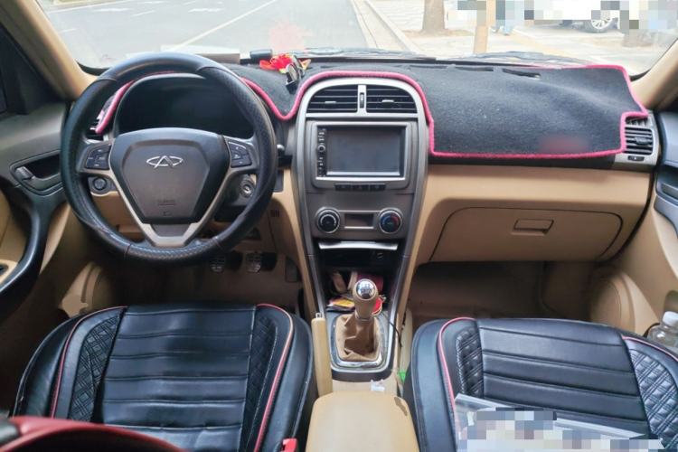 Used Chery Tiggo 2012 Elite Edition 1.6L Manual Comfort DVVT Center Console
