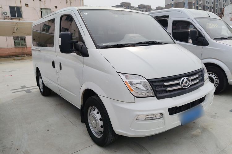 Used SAIC MAXUS Xintu V80 2023 2.0T AMT Classic Aoyuntong Short Wheelbase Ultra-Low Roof 5/6-Seater
