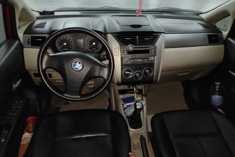 Used Venucia R50 2015 1.6L Manual Fashion Edition