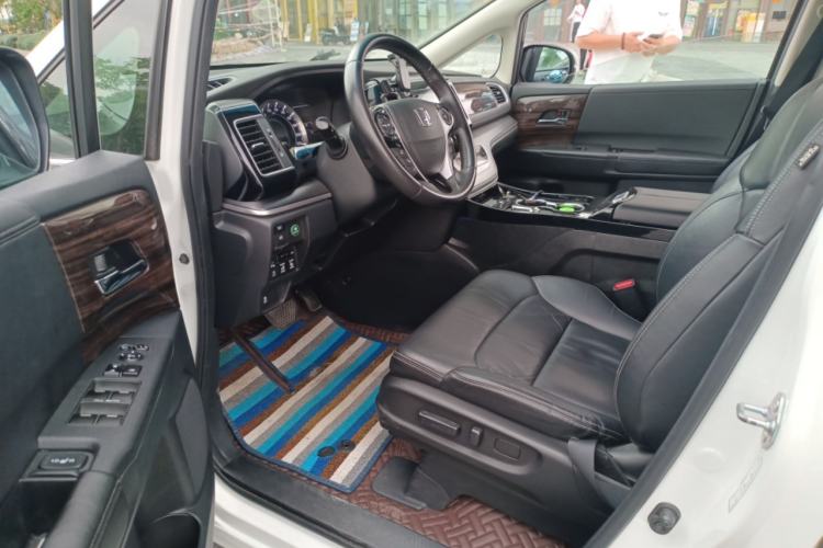 Used Honda Elysion 2016 2.4L Luxury Edition Driver Seat