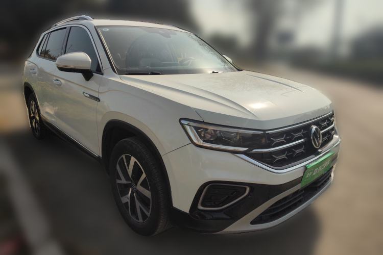 Used Volkswagen Tayron 2023 300TSI Two-Wheel-Drive Luxury Plus Advanced Edition Front Right 45 Deg