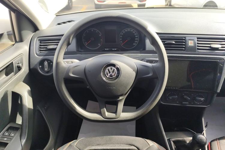 Used Volkswagen Santana 2016 1.6L Manual Fashion Edition
