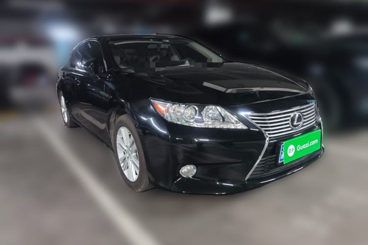 Used Lexus ES 2013 250 Elite Edition Front Right 45 Deg