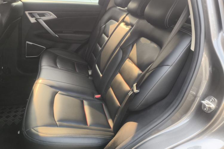 Used Geely Auto Emgrand X7 Sport 2018 1.8TD Automatic Two-Wheel Drive Smart Connect 4G Internet Edition Left Rear Seat