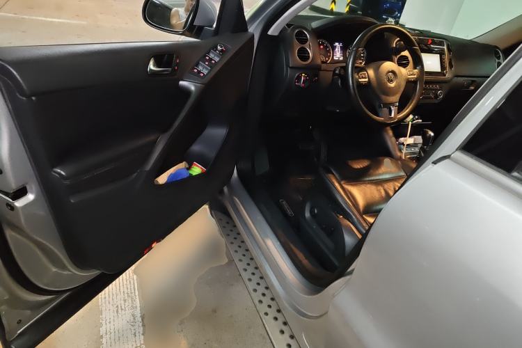 Used Volkswagen Tiguan 2012 1.8TSI Automatic Two-Wheel Drive Zhaoshi Edition Driver Seat