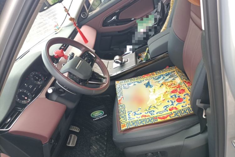 Used Land Rover Range Evoque 2024 Aurora L 249 PS Prestige Light-Chasing Edition Left Front Seat