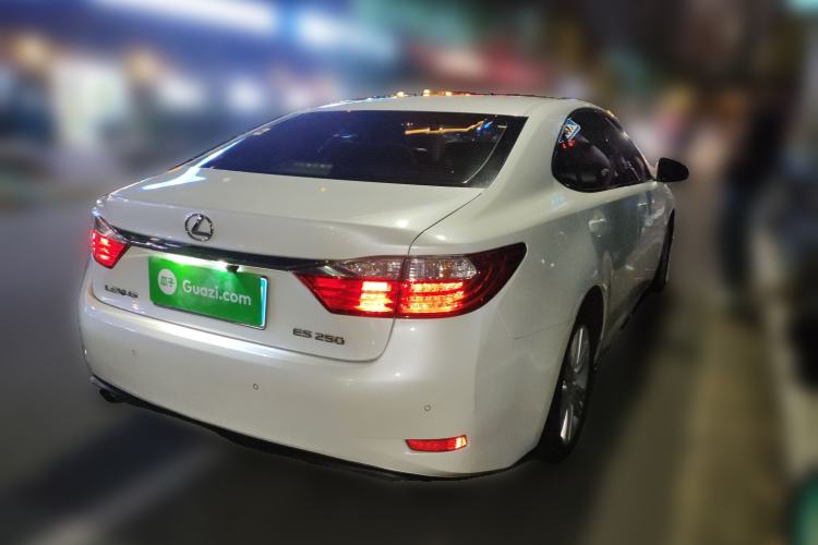 Used Lexus ES 2014 250 Elite Edition Rear Right 45 Deg