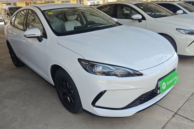 Used BYD Seal 05 DM-i 2025 DM-i Smart Drive 55KM Luxury Model Front Right 45 Deg