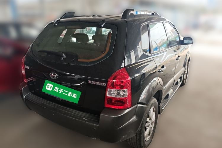 Used Hyundai Tucson 2009 2.0L Automatic Two-Wheel Drive with Sunroof Rear Right 45 Deg