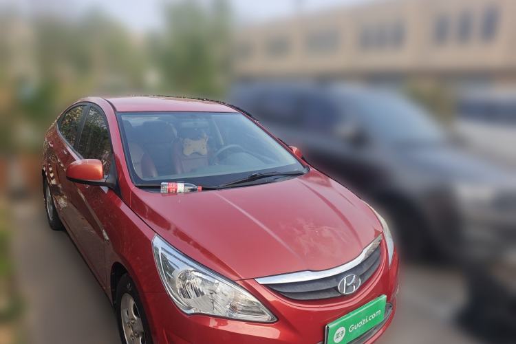 Used Hyundai Verna (older generation) 2010 Sedan 1.4L Manual Comfort GS Front Right 45 Deg