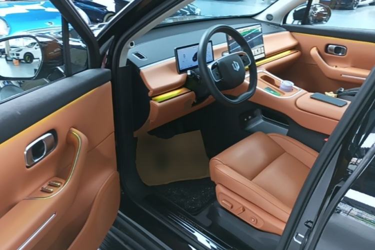 Used Leapmotor C16 2026 Extended-Range 280 LiDAR Zhizun Edition 6 Seats