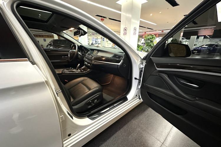 Used BMW 5 Series 2014 525Li Leading Model