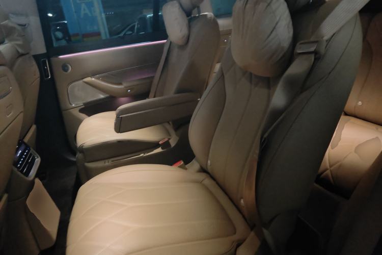 Used Hima AITO M8 2025 Extended-Range Ultra Version 53.4 kWh 6-Seater Edition