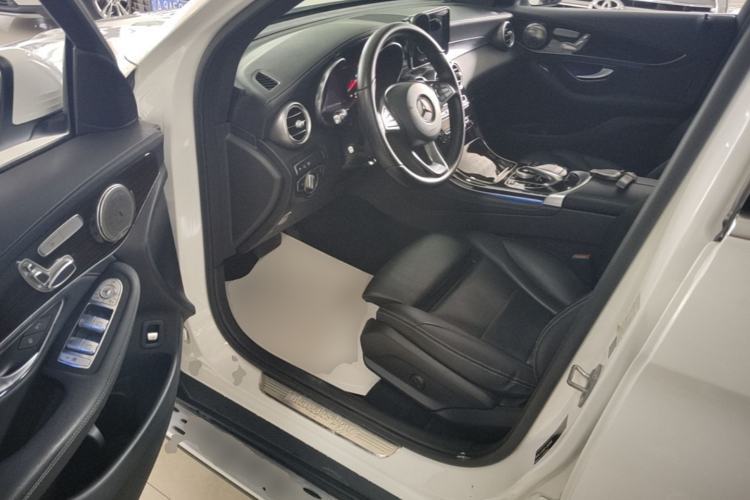 Used Mercedes-Benz GLC 2017 GLC 260 4MATIC Luxury Model