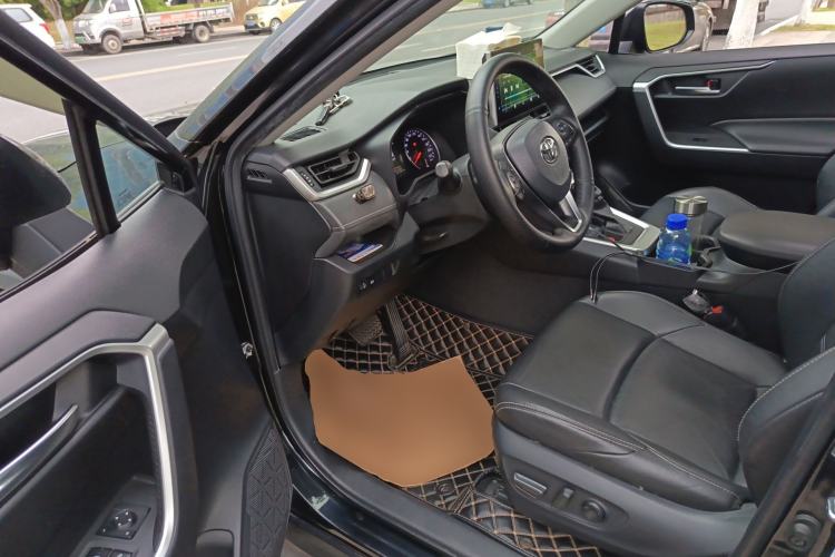 Used Toyota Wildlander 2020 2.0L CVT 4x4 Luxury Edition
