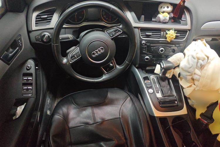 Used Audi A4L 2016 35 TFSI Collector's Edition Automatic Standard Model Steering Wheel