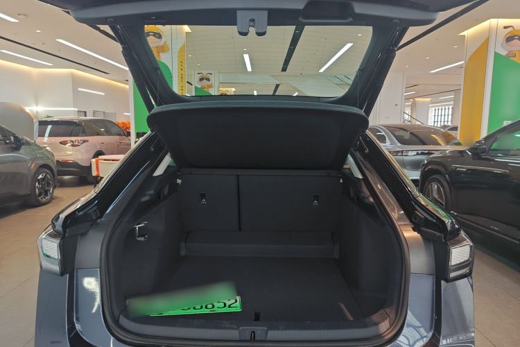 Used Volkswagen ID.7 VIZZION 2024 First Edition Trunk