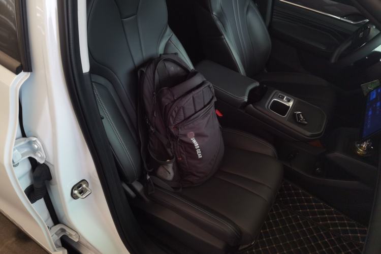 Used Dongfeng Aeolus Mage 2025 1.5T Luxury Version
