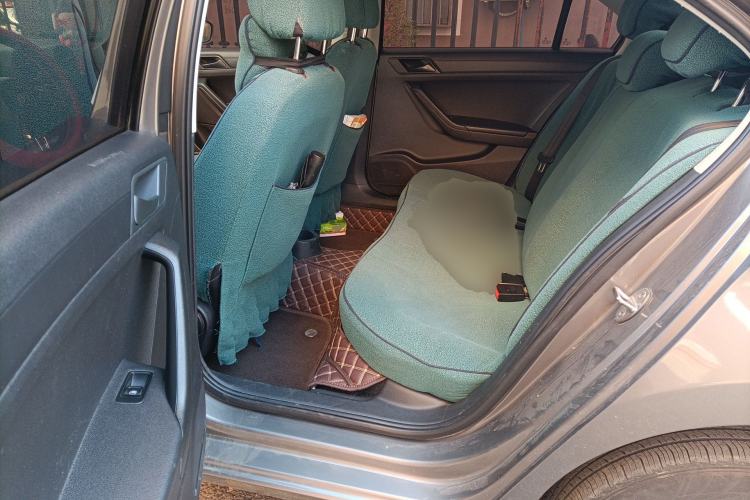 Used Volkswagen Jetta 2015 1.4L Manual Fashion Model