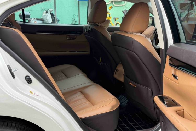 Used Lexus ES 2015 200 Elite Edition Interior 7