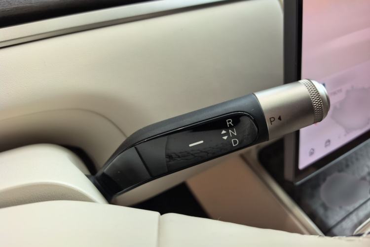 Used ONVO Luxeed L90 2025 Model—Ultra Six-Seater Version