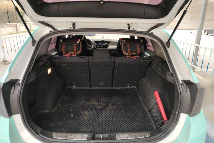 Used BMW X1 2014 sDrive18i Fashion Model Trunk