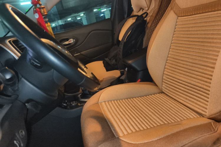 Used Jeep Cherokee 2014 2.4L High-Performance Version