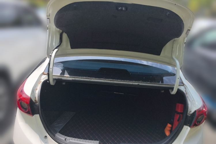 Used Mazda 3 Axela 2019 Cloud-Controlled Version Sedan 2.0L Automatic Luxury Trim China VI Standard