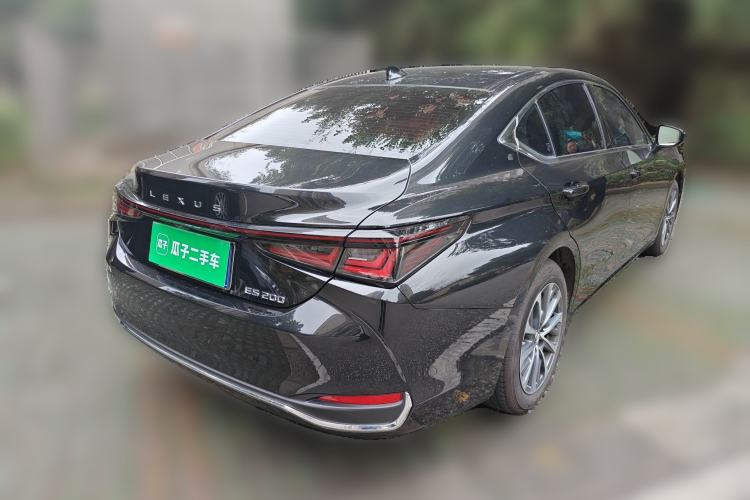 Used Lexus ES 2024 200 Premium Edition Rear Right 45 Deg