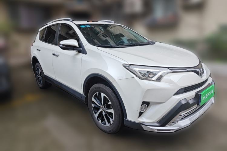 Used Toyota RAV4 2016 2.0L CVT Two-Wheel Drive Smart Edition China V Standard Front Right 45 Deg