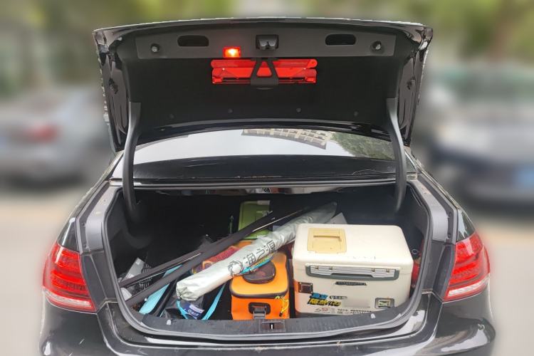 Used Mercedes-Benz E-Class 2015 E 260 L Sport & Fashion Model