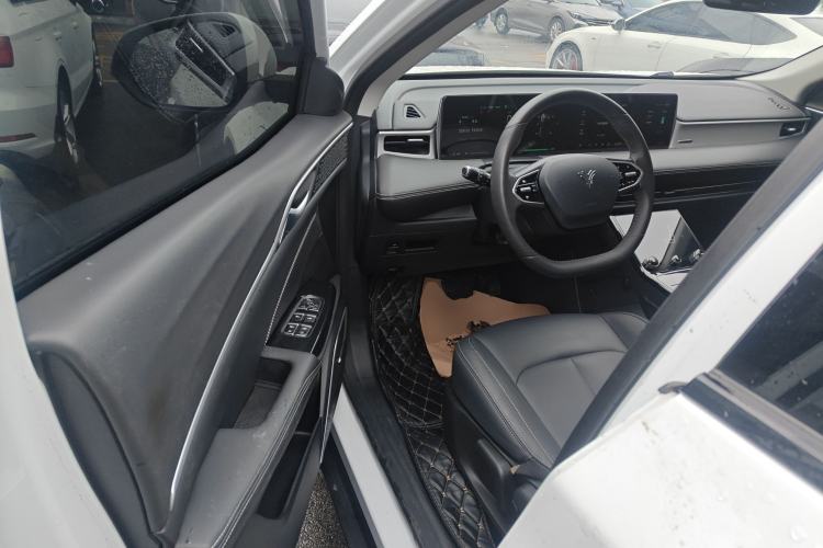 Used NETA U 2023 NETA U-Ⅱ Challenge Edition 500 U Show – Lithium Iron Phosphate Driver Seat