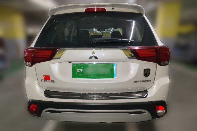 Used Mitsubishi Outlander 2019 2.4L 4x4 Zhi Xiang Edition 5 Seats China V Emission Standard