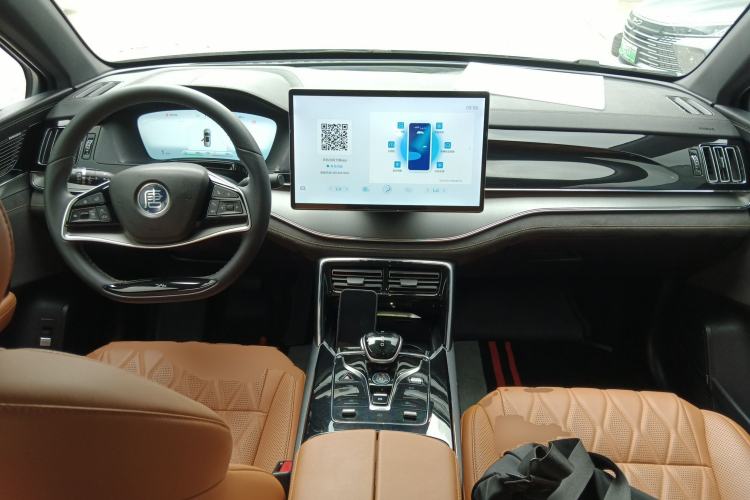 Used BYD Tang New Energy 2023 DM-i Champion Edition 112KM Prestige Model Center Console