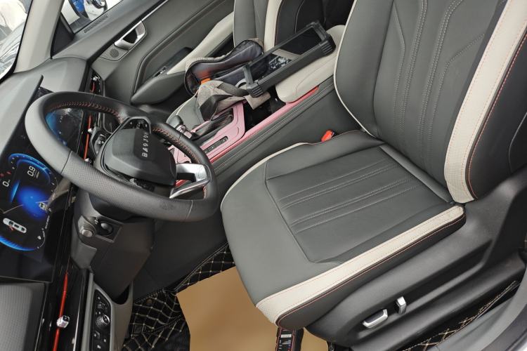 Used Baojun RC-6 2019 1.5T CVT 24-Hour Online Prestige Edition Left Front Seat