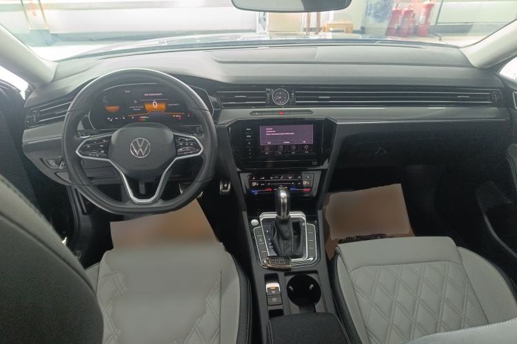 Used Volkswagen Magotan 2023 2 Million Units Limited Edition 330TSI DSG Leading Version Center Console