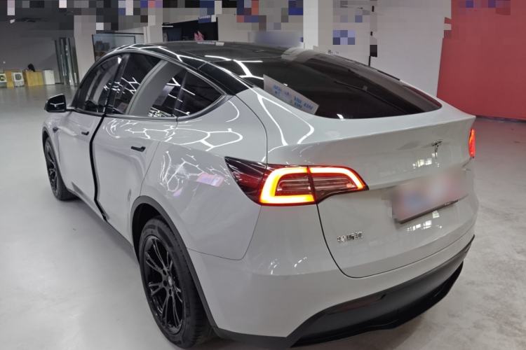 Used Tesla Model Y 2021 Long-Range All-Wheel-Drive Version 3D7