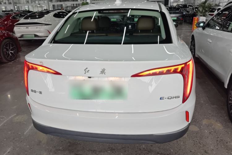 Used Hongqi E-QM5 2022 431 km Charge & Enjoy Edition