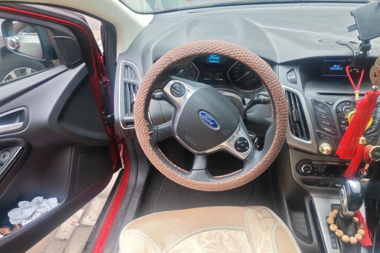 Used Ford Focus 2012 Sedan 1.6L Automatic Fashion Edition Steering Wheel